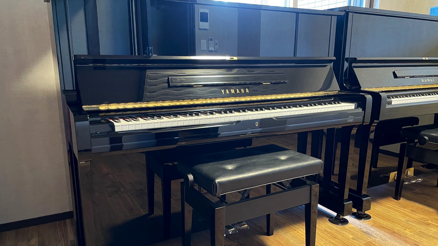 アップライトピアノ　ヤマハUX1